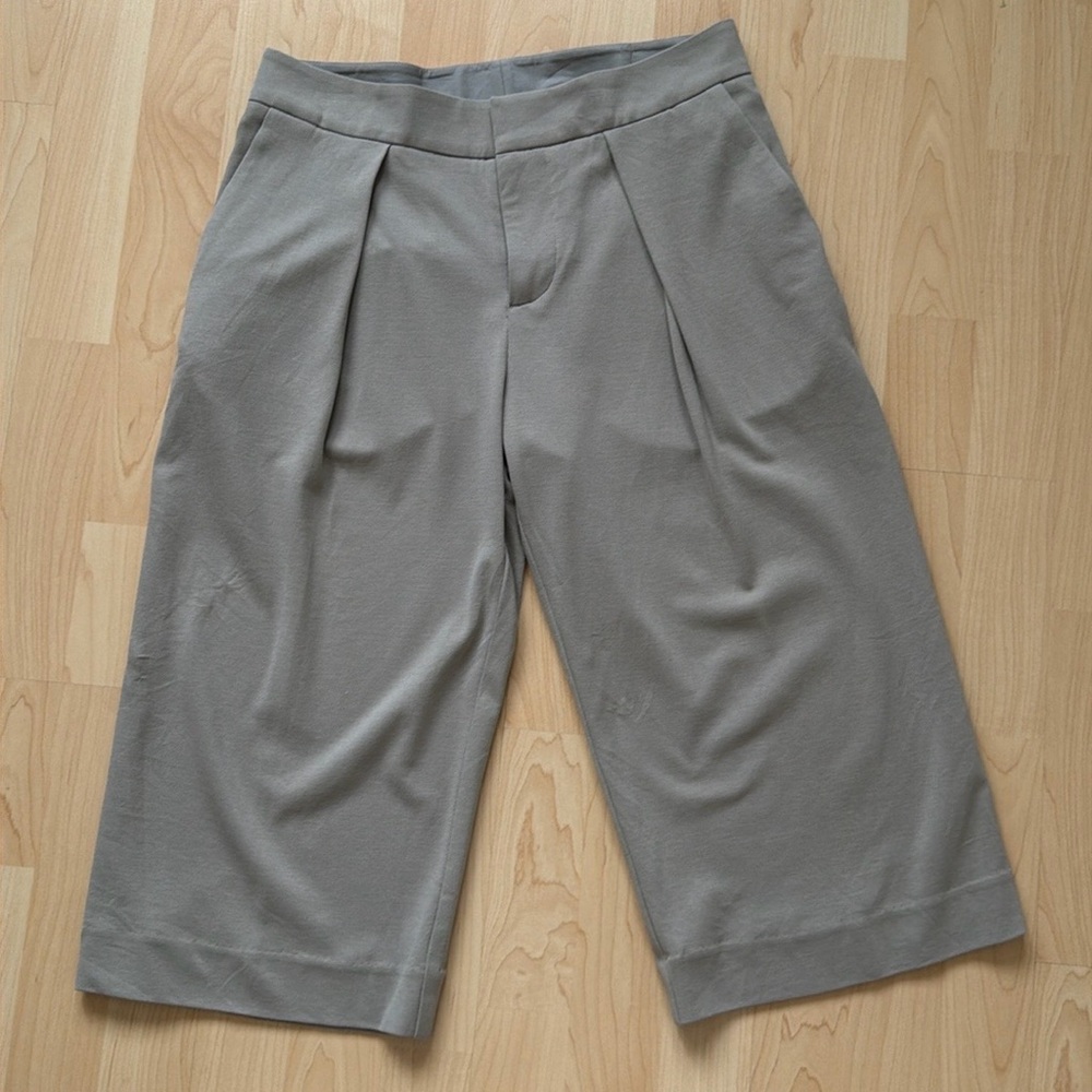 James Perse Estilo Grey wide leg carpi pants, size 26